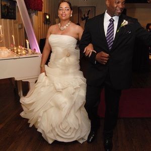 White by Vera Wang Organza fit and flare Gown